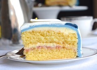 A delicious, light vanilla sponge birthday cake dish. Quick and simple in order to make and ideal for decorating which will make a birthday actually special.